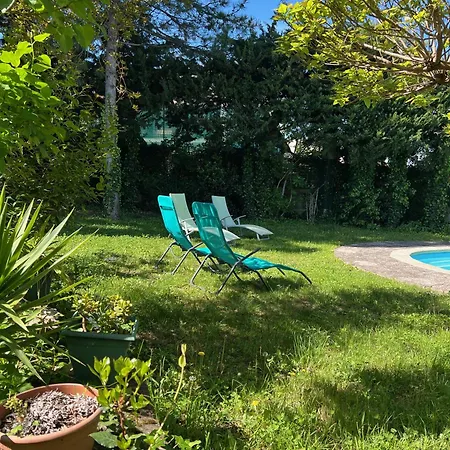 Проживание в семье Chambre Pop Provence Пьерлат