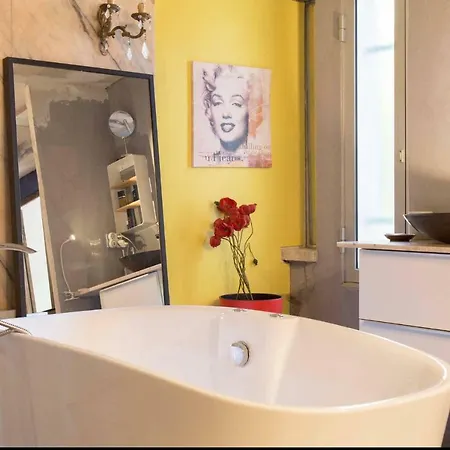 Проживание в семье Chambre Pop Provence Пьерлат