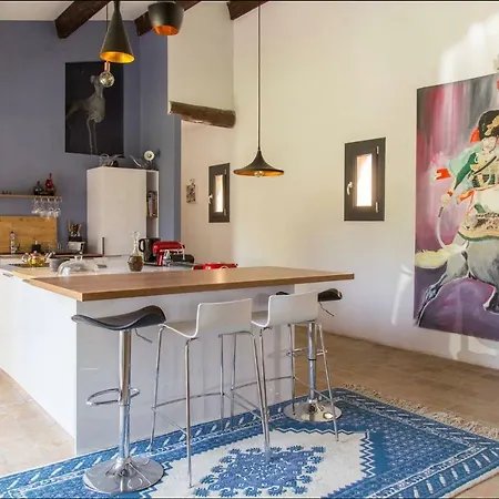Chambre Pop Provence Проживание в семье *